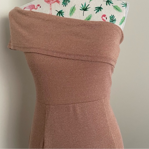 HOST PICK⭐️SNDYS NWOT ✨ Rose Gold Bodycon Dress - Picture 5 of 7
